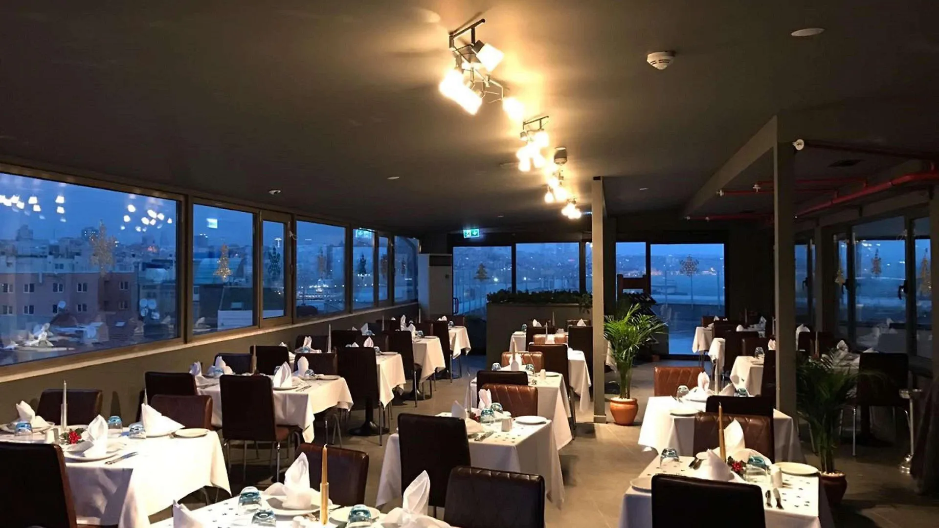 Doubletree By Hilton Istanbul - Sirkeci Hotel 4*,